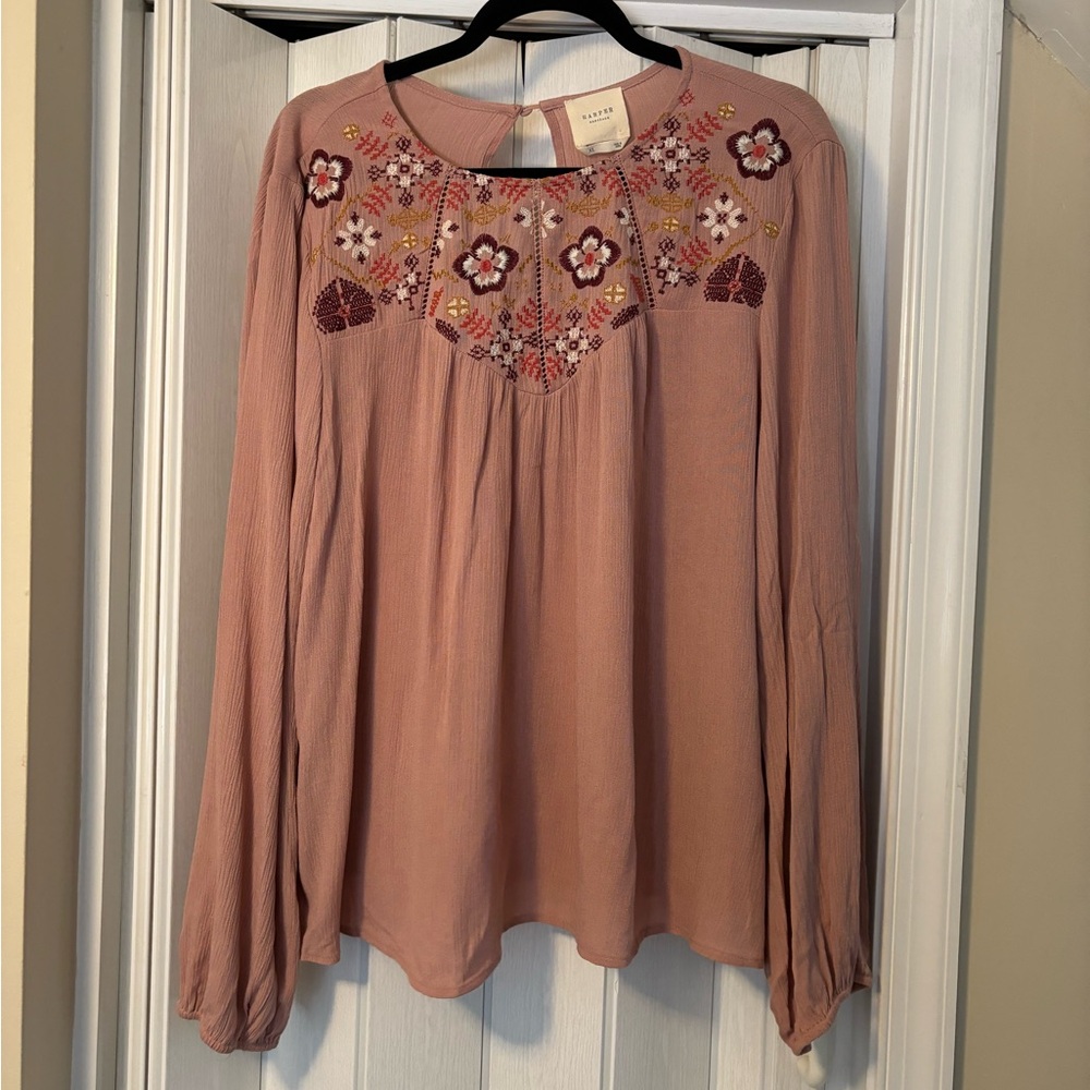 Harper Heritage Embroidered Peasant Top. Like New!
